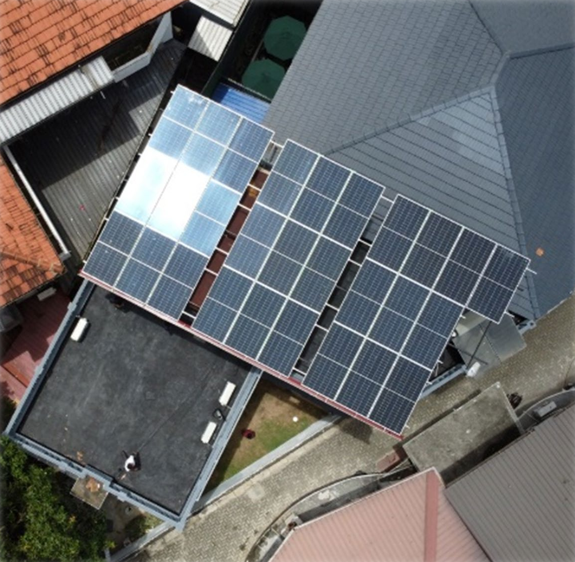 PLC ClaasiQue -Ward place -Colombo  Hybrid 20kW